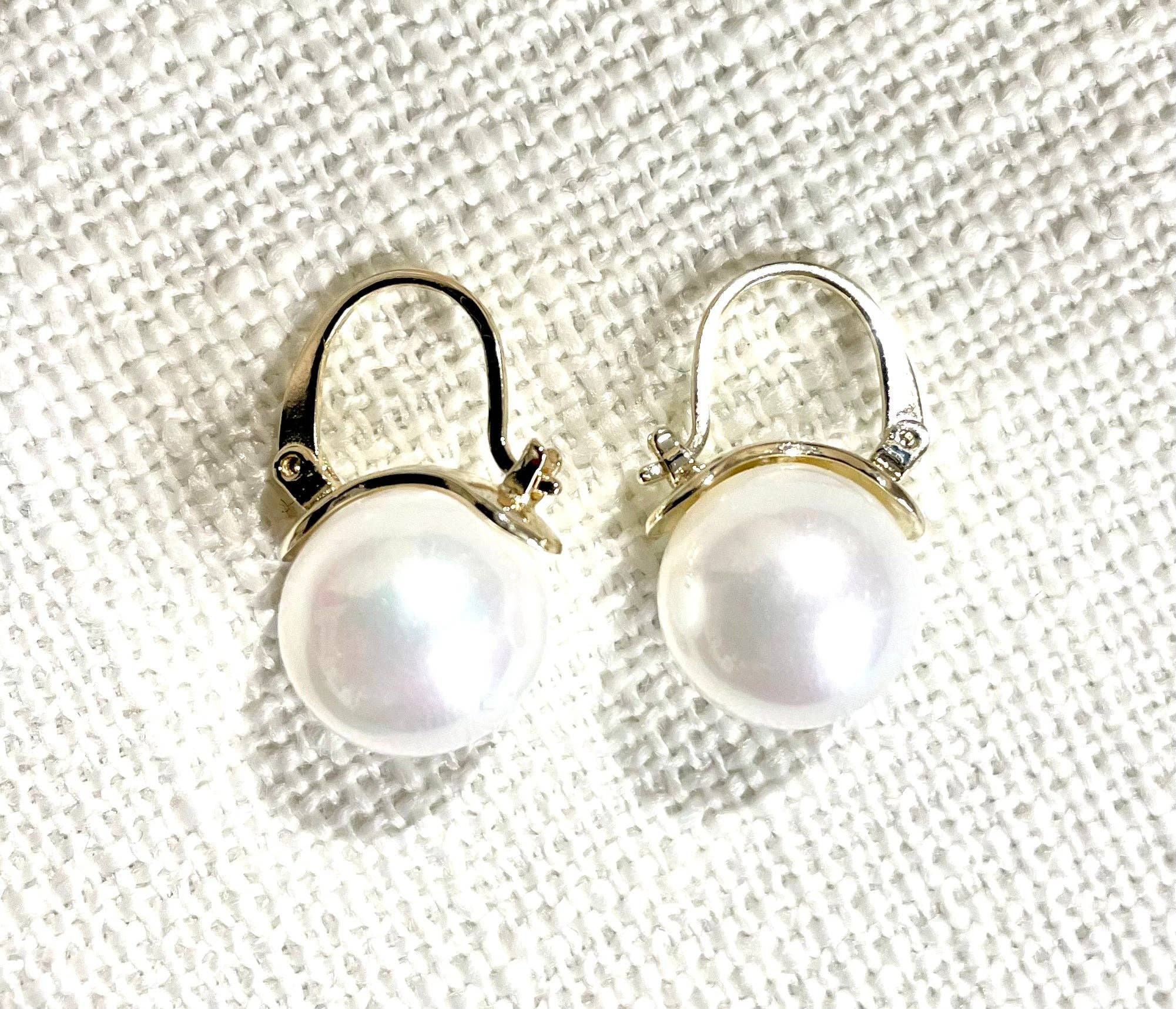#1068-Shell Pearl Circle Earring