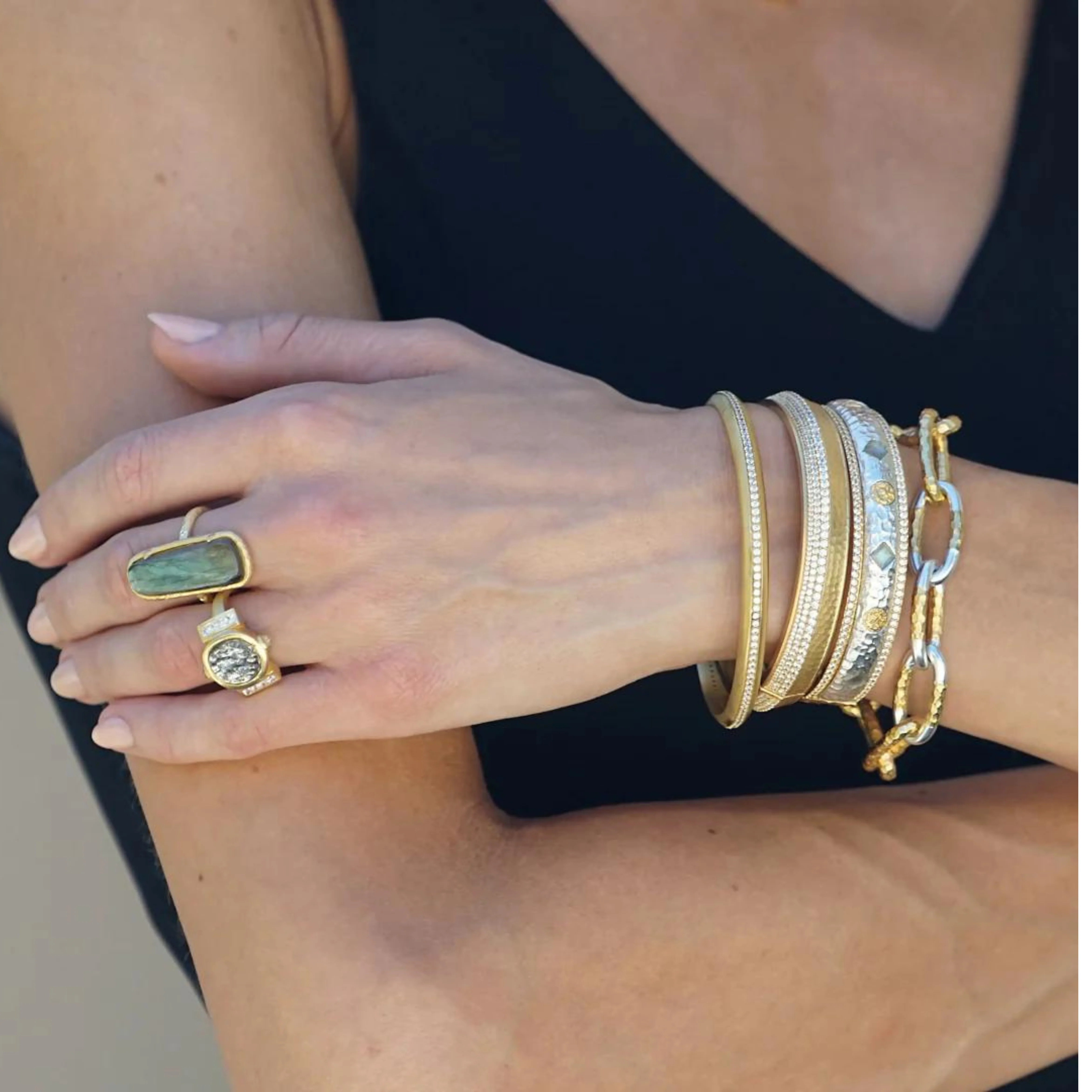 Gold Leon Coin Ring - Image 2