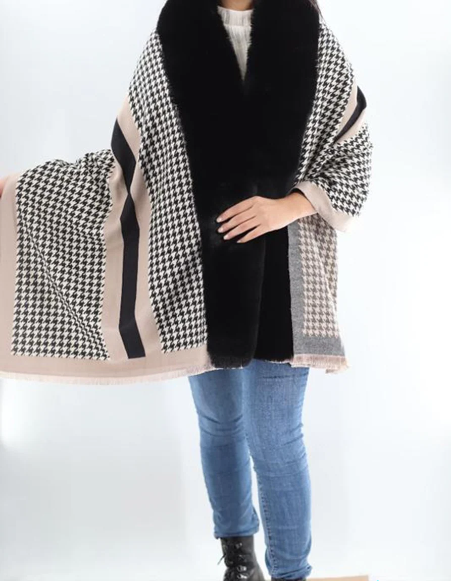 Houndstooth Print Wrap W/ Faux Fur