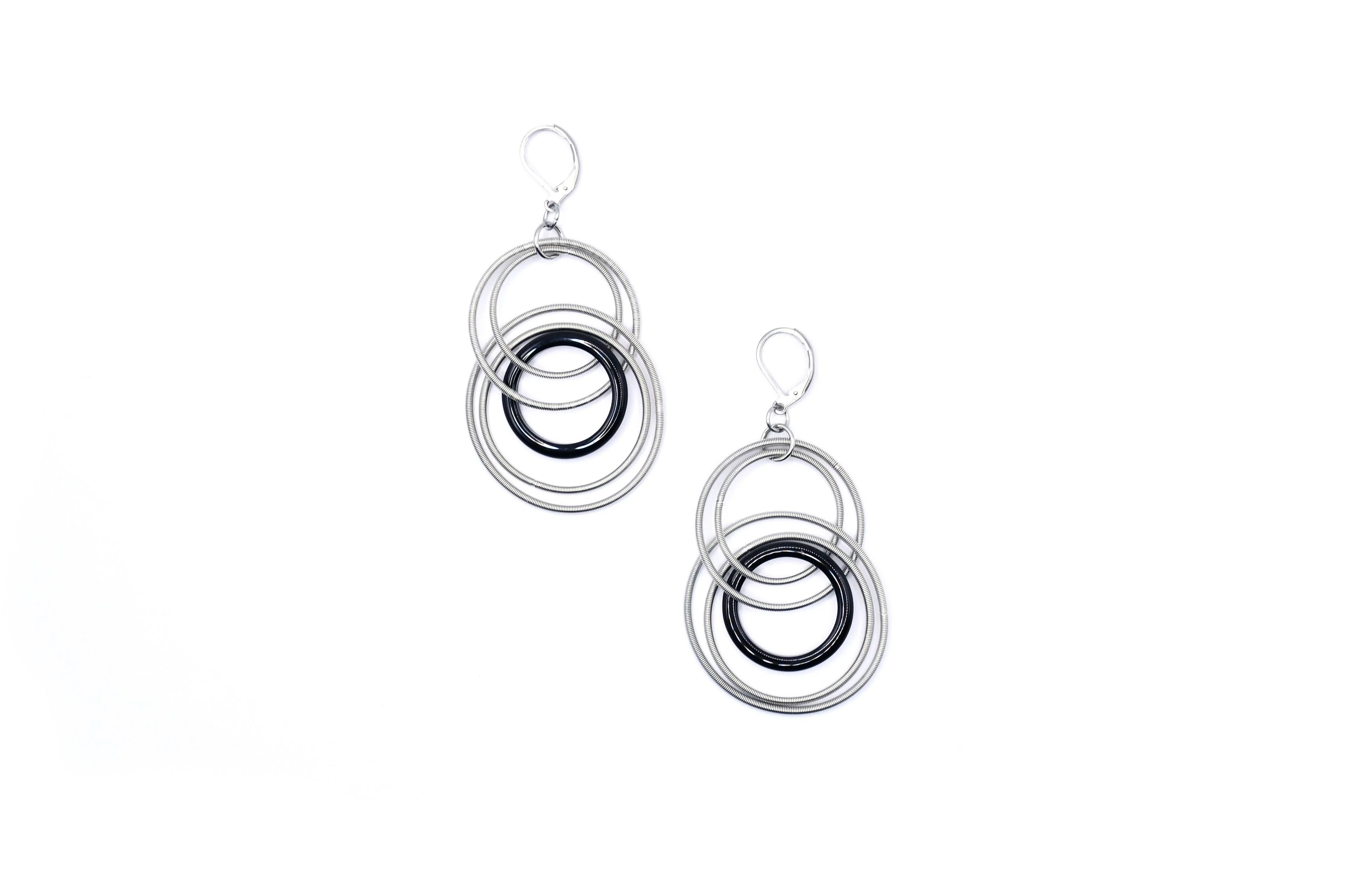 L76A-E Silver Rings With Black Ring Earrings