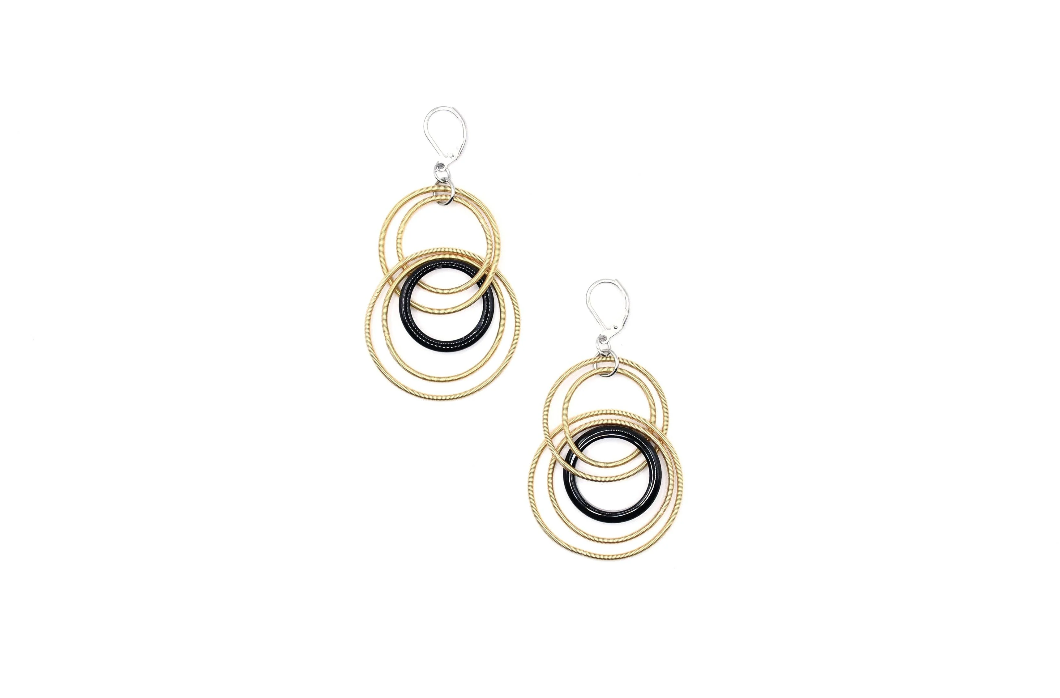 L76N-E Bright Gold Rings Eight Black Resin Ring Earrings