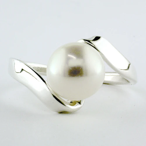 Pearl Folds Ring - Image 2