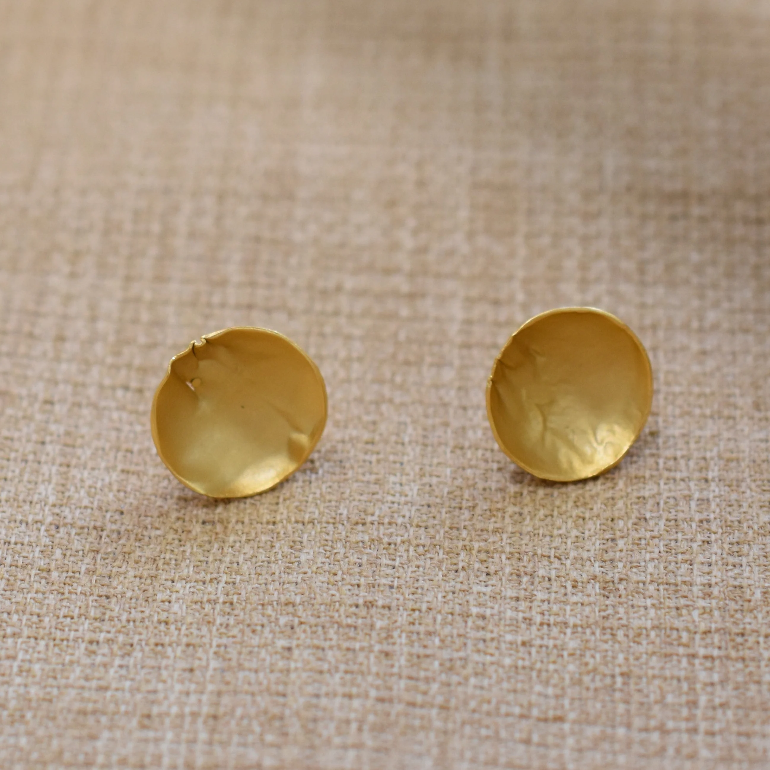 Rose of Sharon Dapped Earrings - Image 2