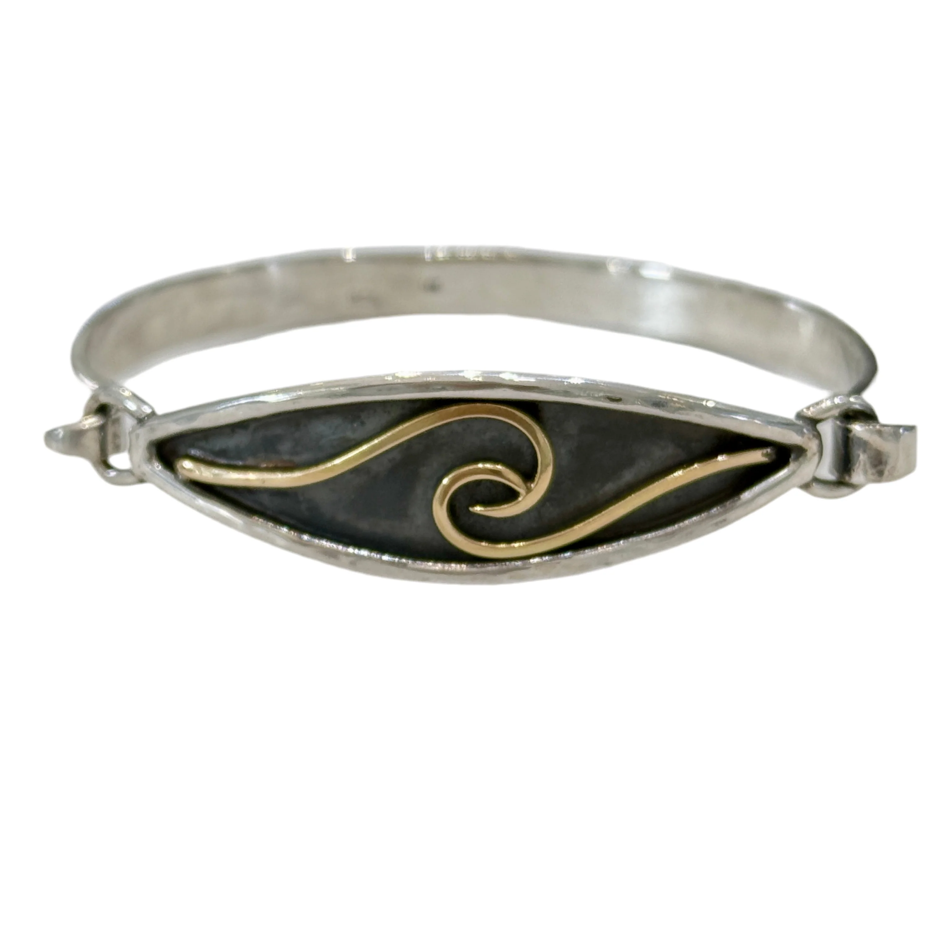 The Wave Bracelet